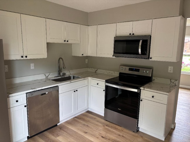 386 Park W Dr in St. Peters, MO - Building Photo - Building Photo
