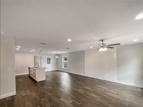 203 Clayton Rd in Auburndale, FL - Foto de edificio - Building Photo