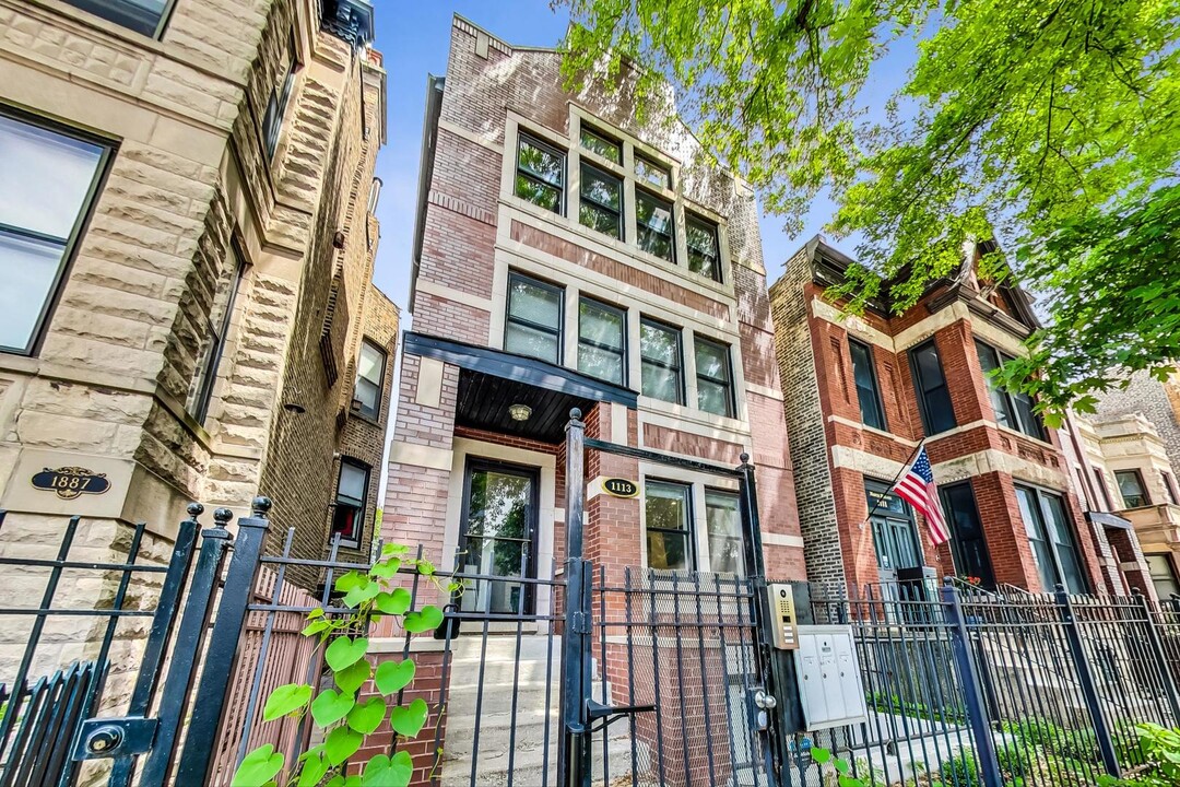 1113 N Mozart St in Chicago, IL - Building Photo