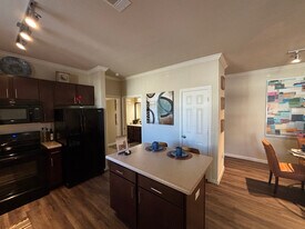 1811 Medical Pkwy in San Marcos, TX - Building Photo