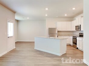 1250 Fendt Dr in Locust Grove, GA - Building Photo - Building Photo