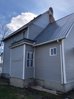 411 E Chestnut St in Canton, IL - Building Photo - Building Photo
