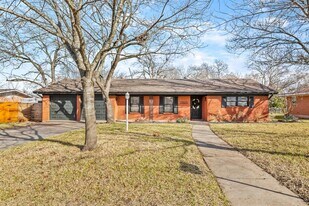 11805 Oak Trail in Austin, TX - Building Photo