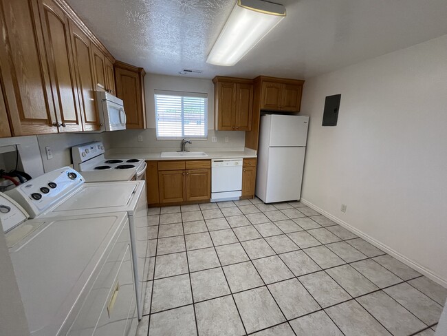 363 E 1500 S, Unit 363 in Orem, UT - Foto de edificio - Building Photo