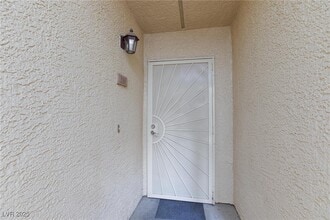7119 S Durango Dr in Las Vegas, NV - Building Photo - Building Photo