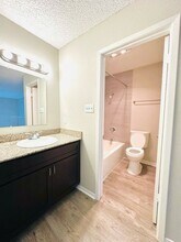 Woodbury Place Apartments in Corpus Christi, TX - Building Photo - Building Photo
