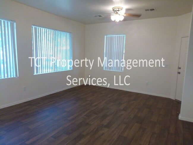 1544 S Owl Dr in Gilbert, AZ - Building Photo - Building Photo