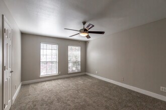 Shiloh Park in Plano, TX - Building Photo - Interior Photo