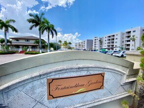 8145 NW 7th St in Miami, FL - Building Photo - Building Photo