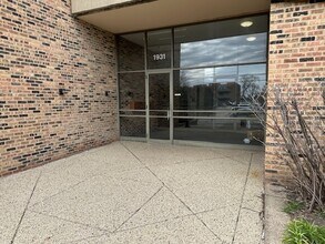 1931 Prairie Square in Schaumburg, IL - Building Photo - Building Photo