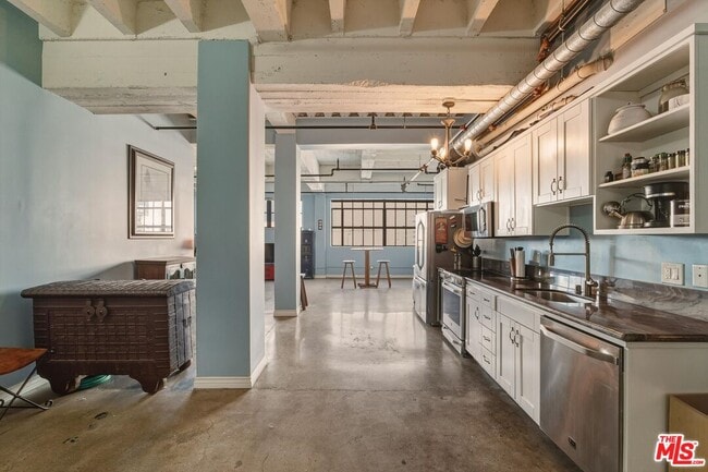 312 W 5th St in Los Angeles, CA - Building Photo - Building Photo