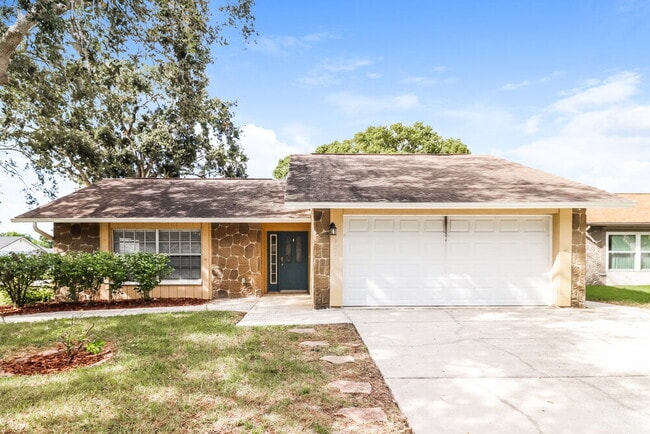property at 7521 Como Dr