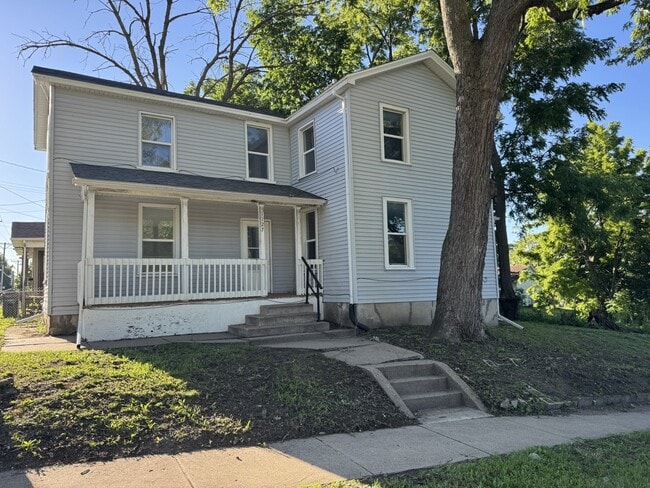 property at 1127 N Ripley St
