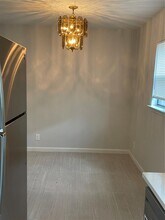 2222 Mission Hill Dr in Austin, TX - Building Photo - Building Photo