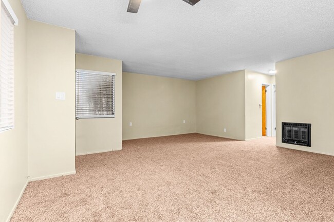 1030 Grand Ave-Unit -03 in Long Beach, CA - Building Photo - Building Photo