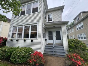95 Ardmore Rd in West Hartford, CT - Building Photo - Building Photo