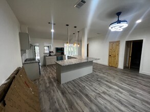 208 Cliffdale Ave in Dallas, TX - Building Photo - Building Photo