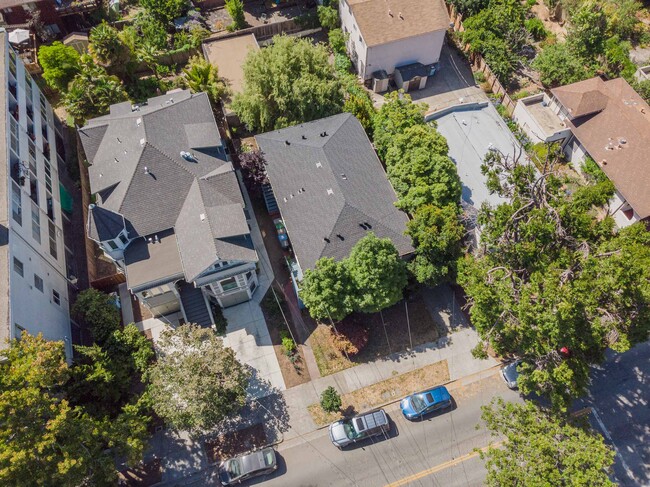 1458 Hopkins St, Unit 1 in Berkeley, CA - Foto de edificio - Building Photo