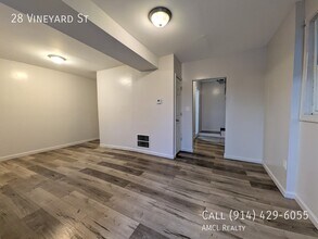 28 Vineyard Ave in Yonkers, NY - Building Photo - Building Photo