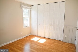 3006 Summershade Ct in Herndon, VA - Building Photo - Building Photo