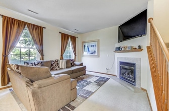 697 Cobblestone Way in Shakopee, MN - Building Photo - Building Photo