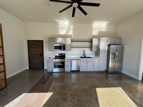 902 N Broadway St in Pittsburg, KS - Building Photo - Building Photo