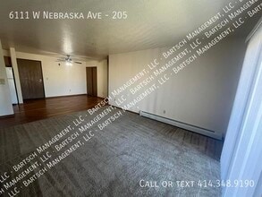 6111 W Nebraska Ave in Milwaukee, WI - Building Photo - Building Photo