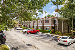 18th Hole at Inverrary Condominiums Apartments