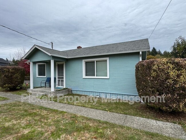 17900 Noll Rd NE in Poulsbo, WA - Building Photo - Building Photo