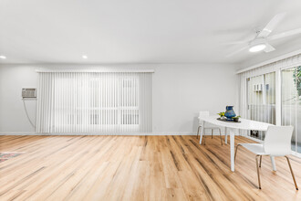 5943 Carlton Way in Los Angeles, CA - Building Photo - Building Photo