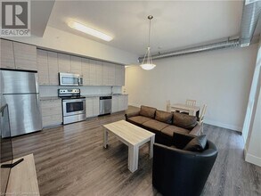 253 Albert St in Waterloo, ON - Building Photo - Building Photo