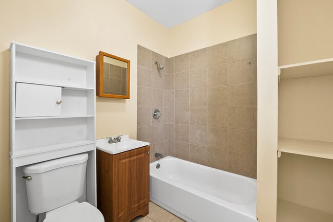 393 Seymour Ave in Newark, NJ - Building Photo - Building Photo