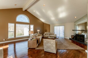 Pebble Creek Apartments in Antioch, TN - Building Photo