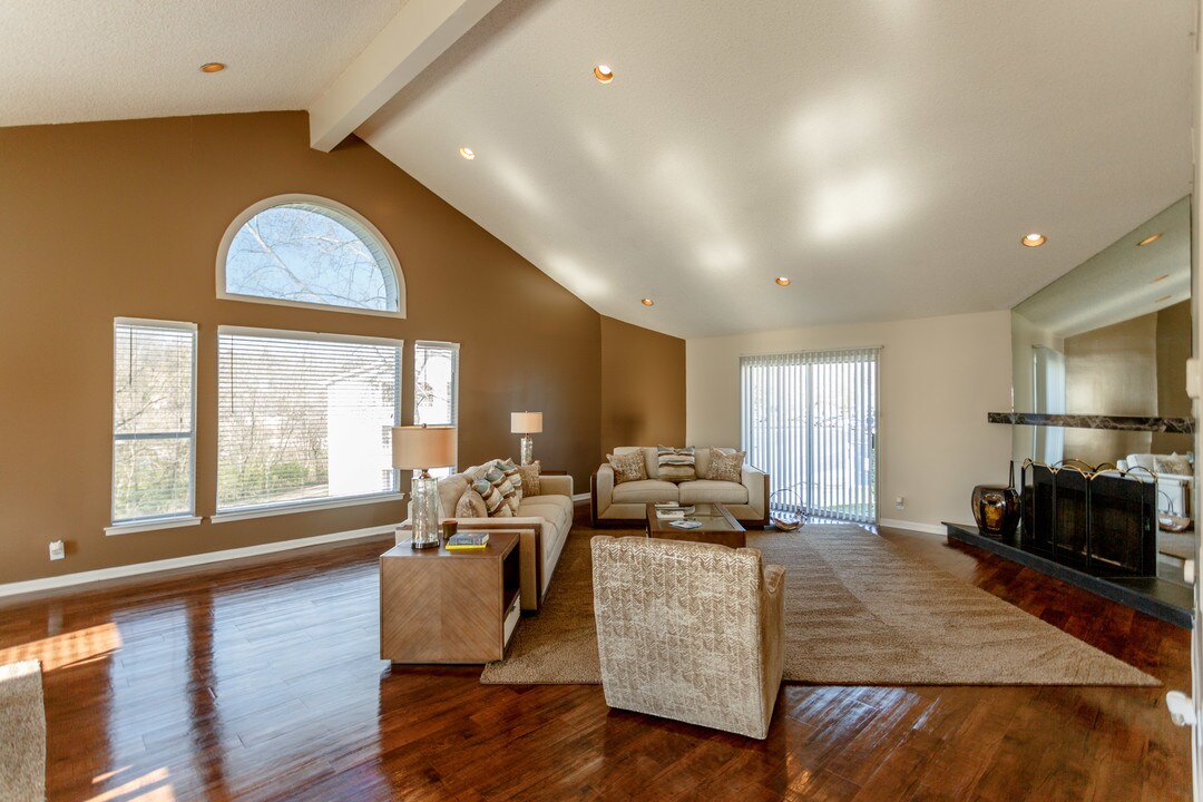 Pebble Creek Apartments in Antioch, TN - Foto de edificio