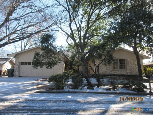 property at 906 Illinois Ave