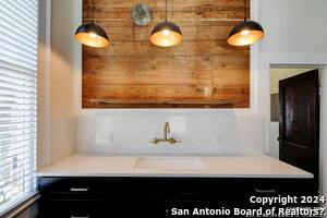 423 W Woodlawn Ave in San Antonio, TX - Building Photo - Building Photo
