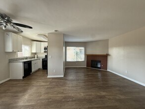 10713 Lisa Meadows Dr in Santee, CA - Building Photo - Building Photo