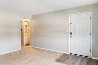 7215 Euston St in Greendale, WI - Building Photo - Building Photo