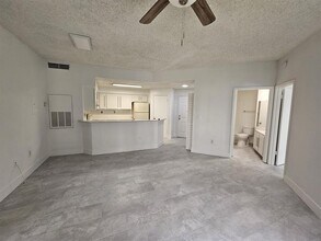 2445 SW 18th Terrace in Fort Lauderdale, FL - Building Photo - Building Photo
