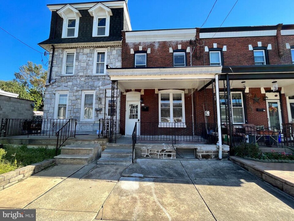 419 Markle St in Philadelphia, PA - Building Photo