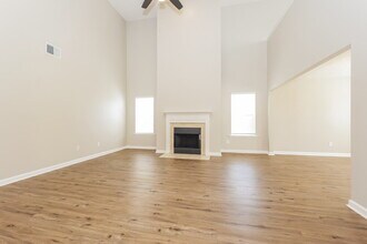 1147 Benton Mason Dr in La Vergne, TN - Foto de edificio - Building Photo