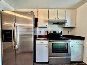 6410 S Dayton St in Englewood, CO - Building Photo - Building Photo