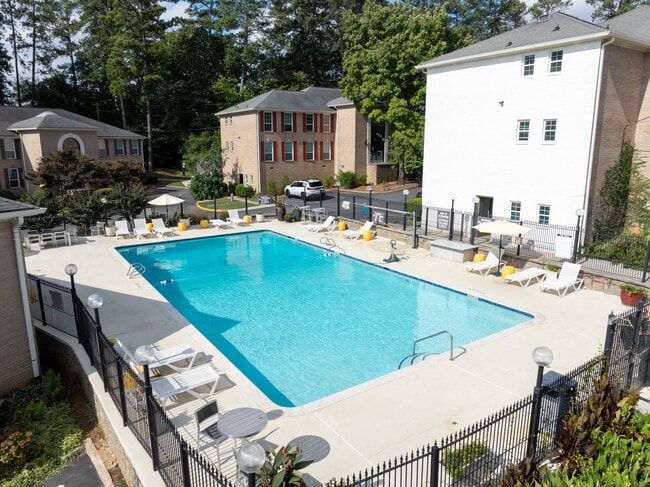 Riva Apartments in Atlanta, GA - Building Photo - Building Photo