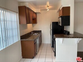 12727 Matteson Ave-Unit -7 in Los Angeles, CA - Building Photo - Building Photo
