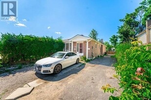 88 Bernick Dr in Barrie, ON - Building Photo