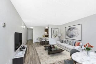 200 Swanton St, Unit #303 in Winchester, MA - Building Photo