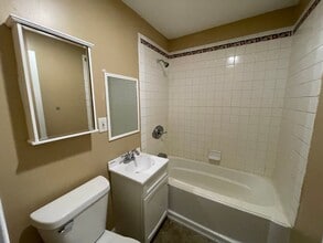 472 5th St E in Milan, IL - Building Photo - Building Photo