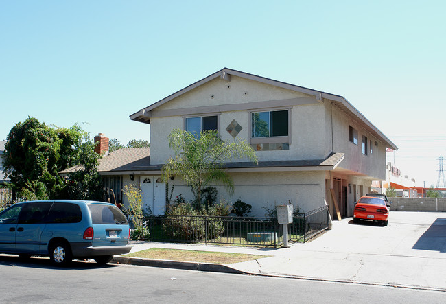 1908 E Coral Ave in Orange, CA - Building Photo - Building Photo