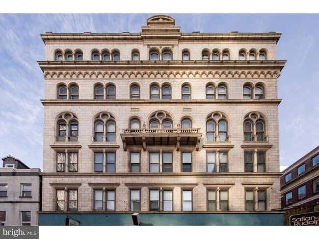 701 Sansom St-Unit -204 in Philadelphia, PA - Building Photo - Building Photo