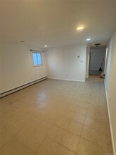 225 W Marshall St in Hempstead, NY - Building Photo - Building Photo